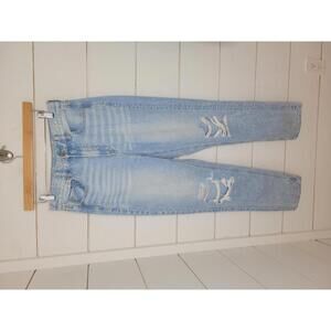 American Eagle Outfitters size 4 tall light blue denim distressed mom jeans.